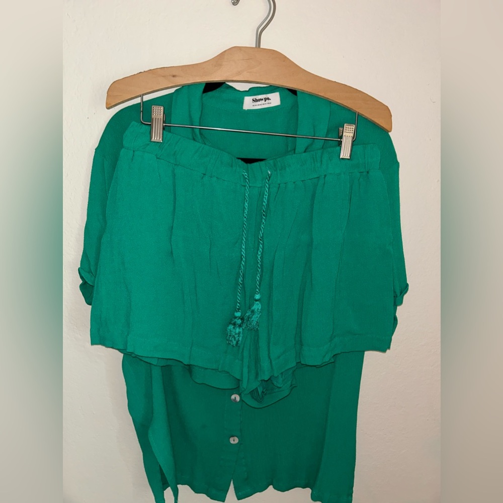 Matching Set, short & button up - Picture 2 of 3